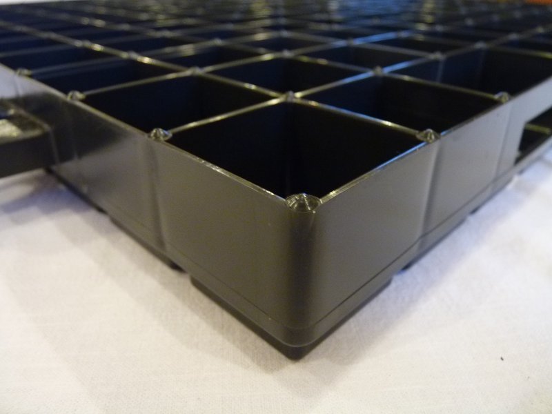 1 m² Bodenraster - Rasengitter "Basic" schwarz - 500x500x40 mm - Für Fahrzeuge bis 2,5 t"