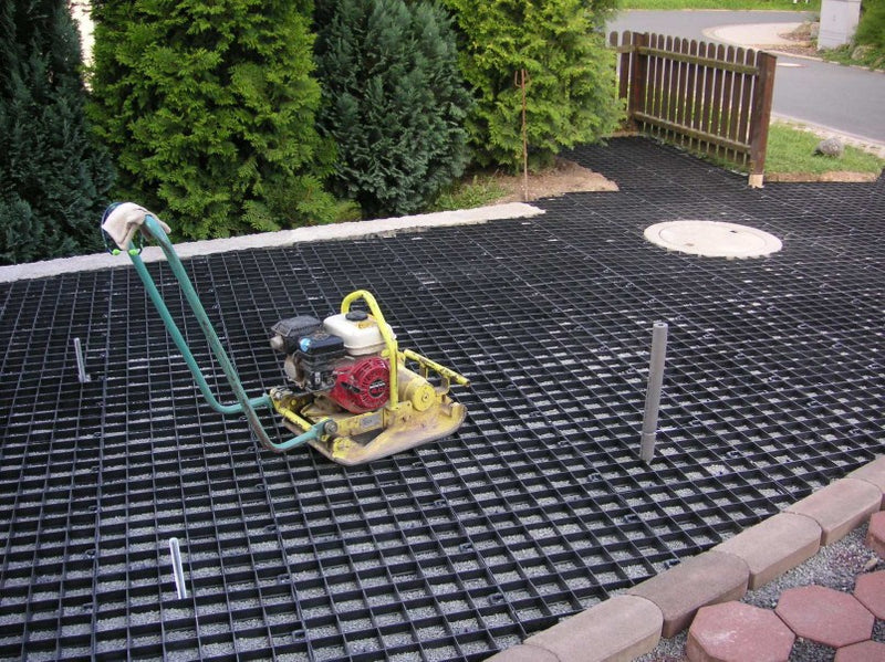1 m² Bodenraster - Rasengitter - Splittgitter "Medium" grün 500x500x60 mm - Für Fahrzeuge bis 7,5 t