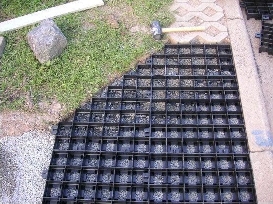 1 m² Bodenraster - Rasengitter - Splittgitter "Medium" grün 500x500x60 mm - Für Fahrzeuge bis 7,5 t